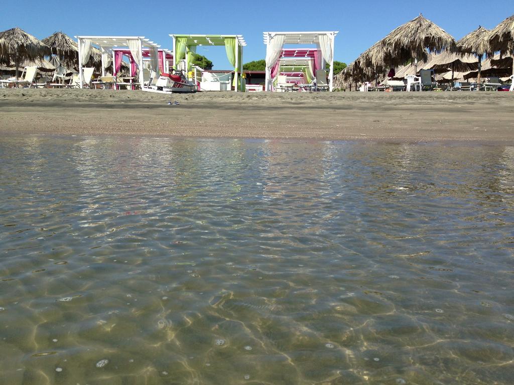 Beach Club Ippocampo Exteriör bild